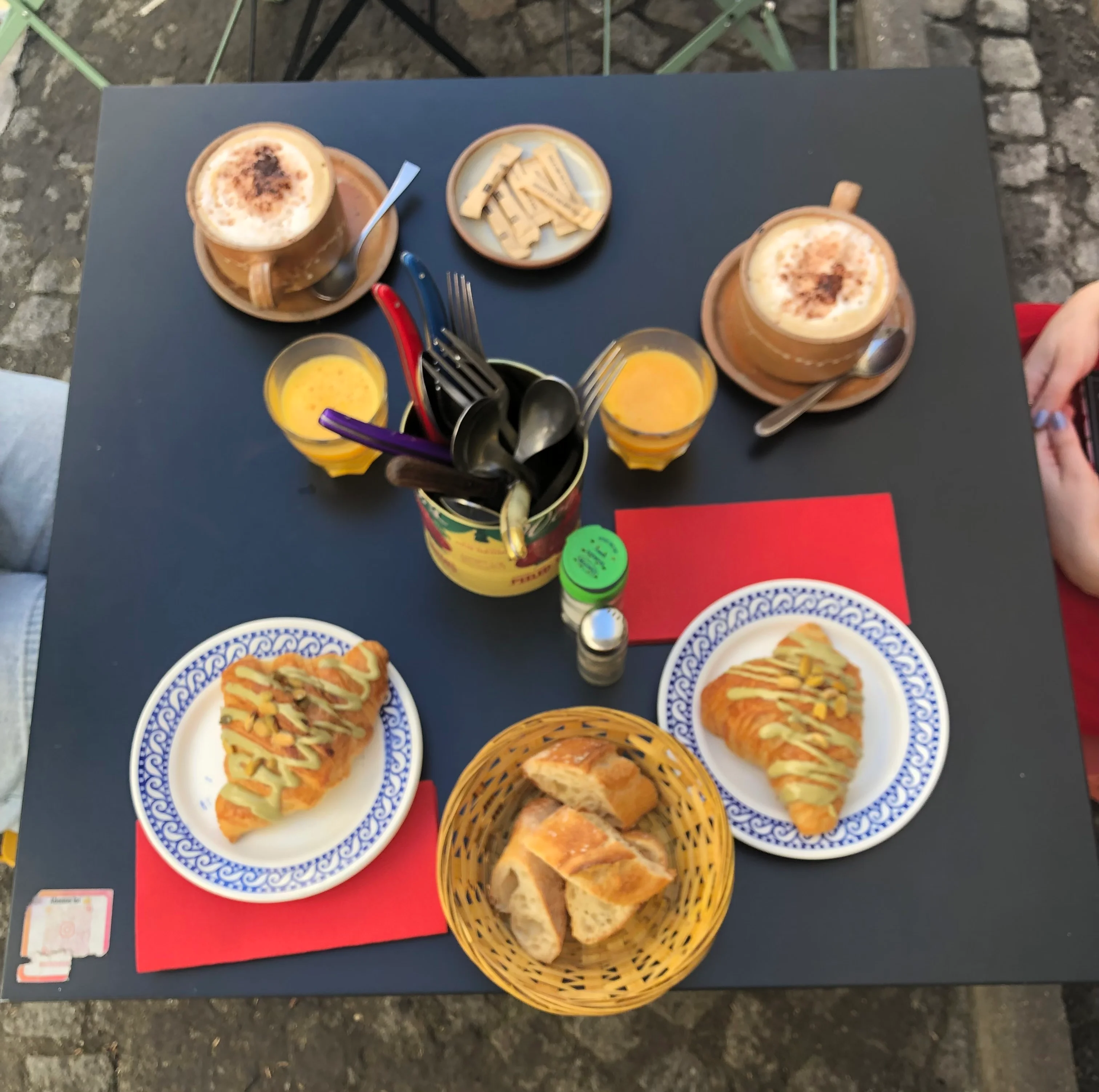 Croissants et café Berchoux - Viennoiseries artisanales Paris 18ème